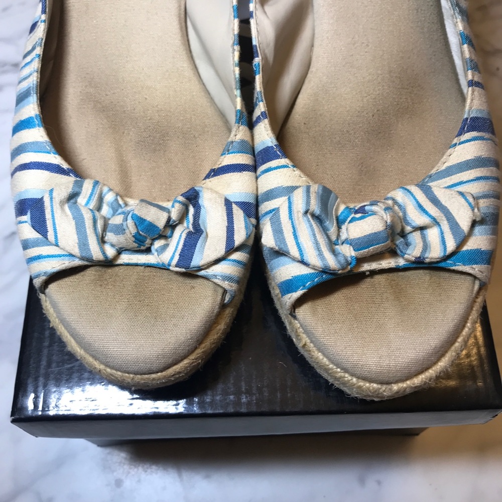NaturalSoul by Naturalizer Wedge Sandal - Picture 4 of 7